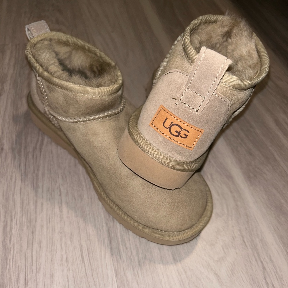 Ultra Mini Ugg